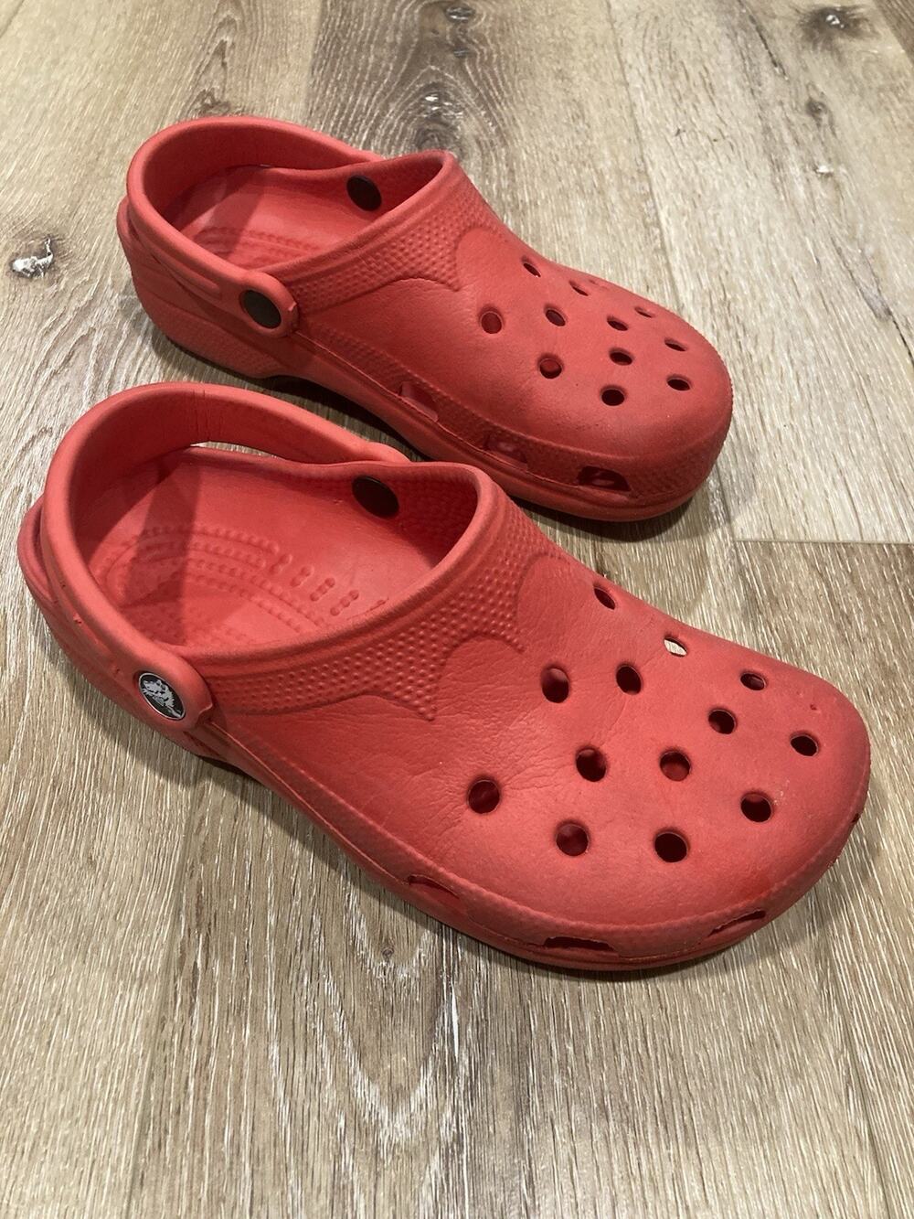 Crocs Classic Unisex Roomy Fit Red Slip On Clogs Sandals Womens Sz 6/7 Mens 4/5